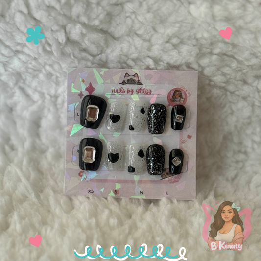 Glitzy Heart Press-On Nail Kit – Sparkle & Shine Set